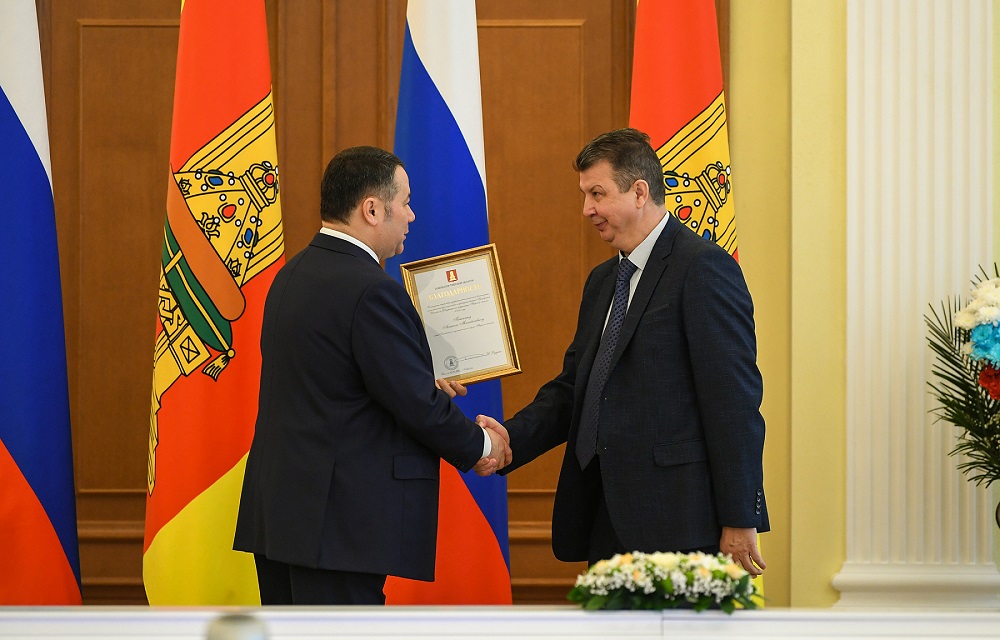 Губернатор Игорь Руденя вручил награды накануне Дня местного самоуправления