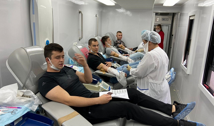 За три недели в Тверской области доноры сдали порядка 200 литров крови