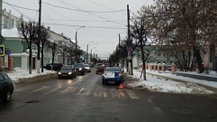 В Твери на Новоторжской улице автоледи сбила 25-летнюю девушку