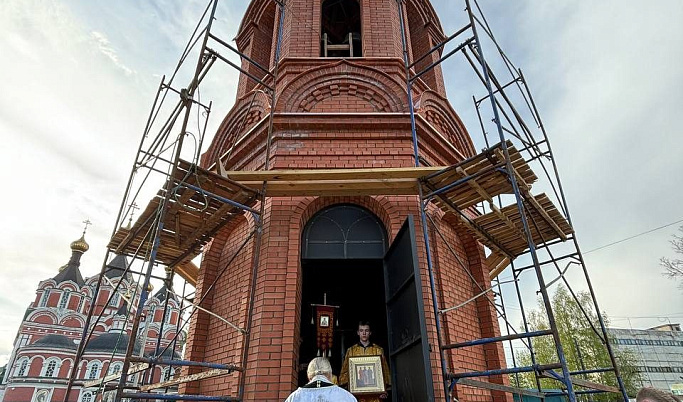 В Кимрах освятили колокола в новой звоннице