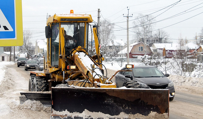 Тверь завалило снегом: дороги города чистят круглосуточно 