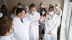 В Твери Игорь Руденя и Михаил Мурашко посетили «красную зону» инфекционного госпиталя