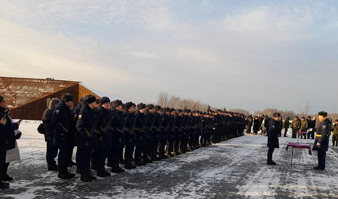 Более 50 новобранцев приняли присягу у Ржевского мемориала Советскому солдату